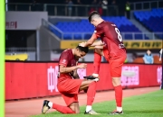 开云体育在线-足球赛事中球队实力横扫对手