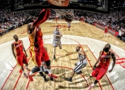 开云官方app入口-双重奇迹夜，泰国足球绝杀风暴与李梓嘉羽坛统治的交汇