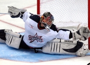 开云体育-赛道上的逆袭，哈斯车队如何以弱胜强，拉塞尔带队完胜法拉利