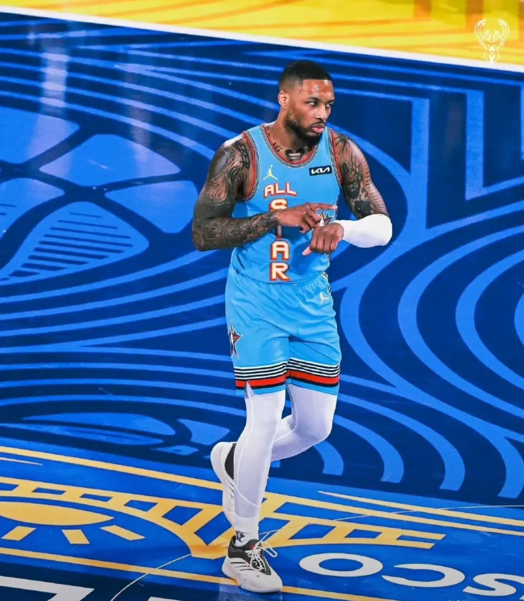 雷霆碾压独行侠，利拉德惊艳世界的简单介绍