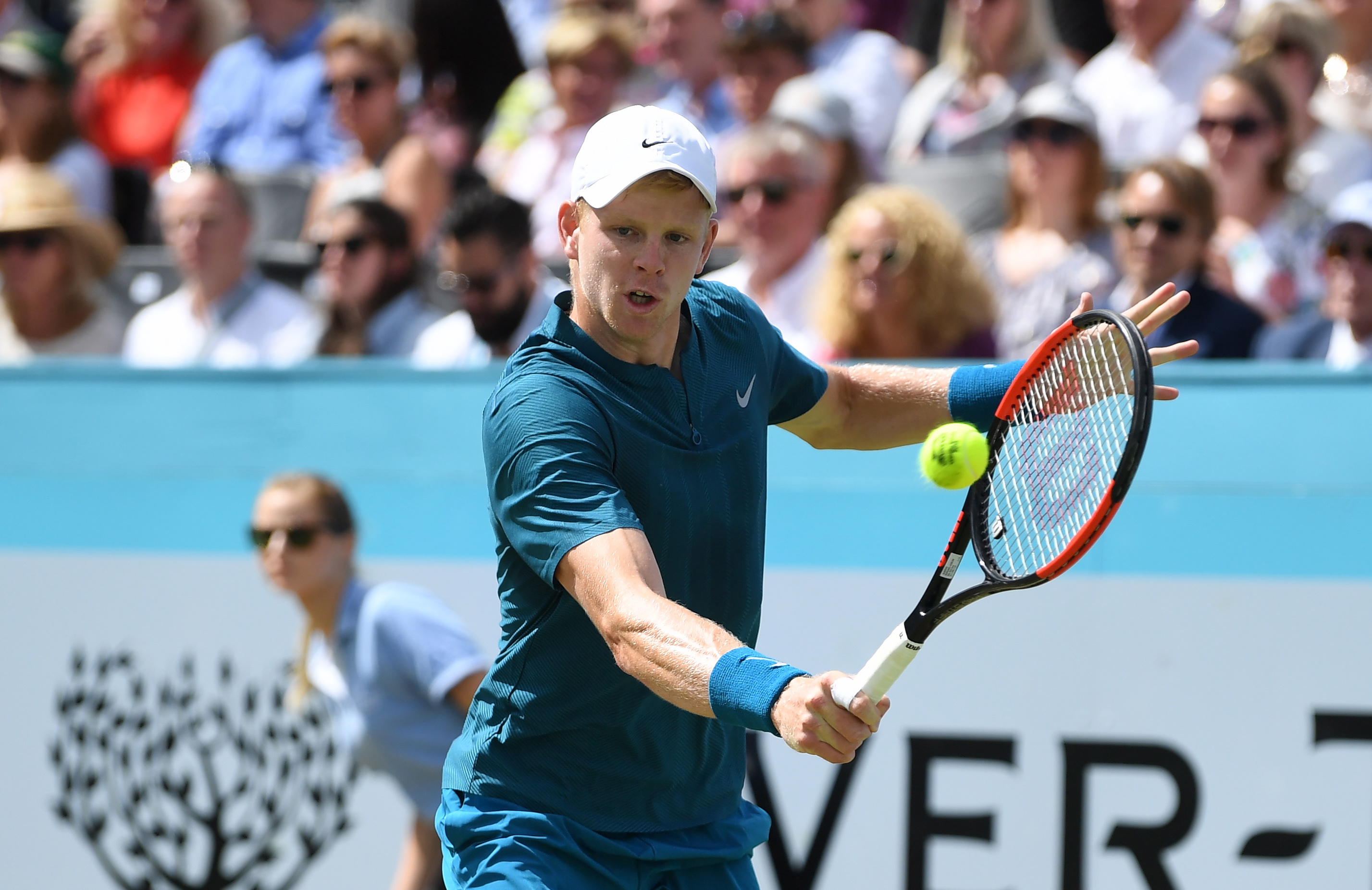 欧洲网球队完胜澳大利亚网球队，克耶高斯统治全场的简单介绍