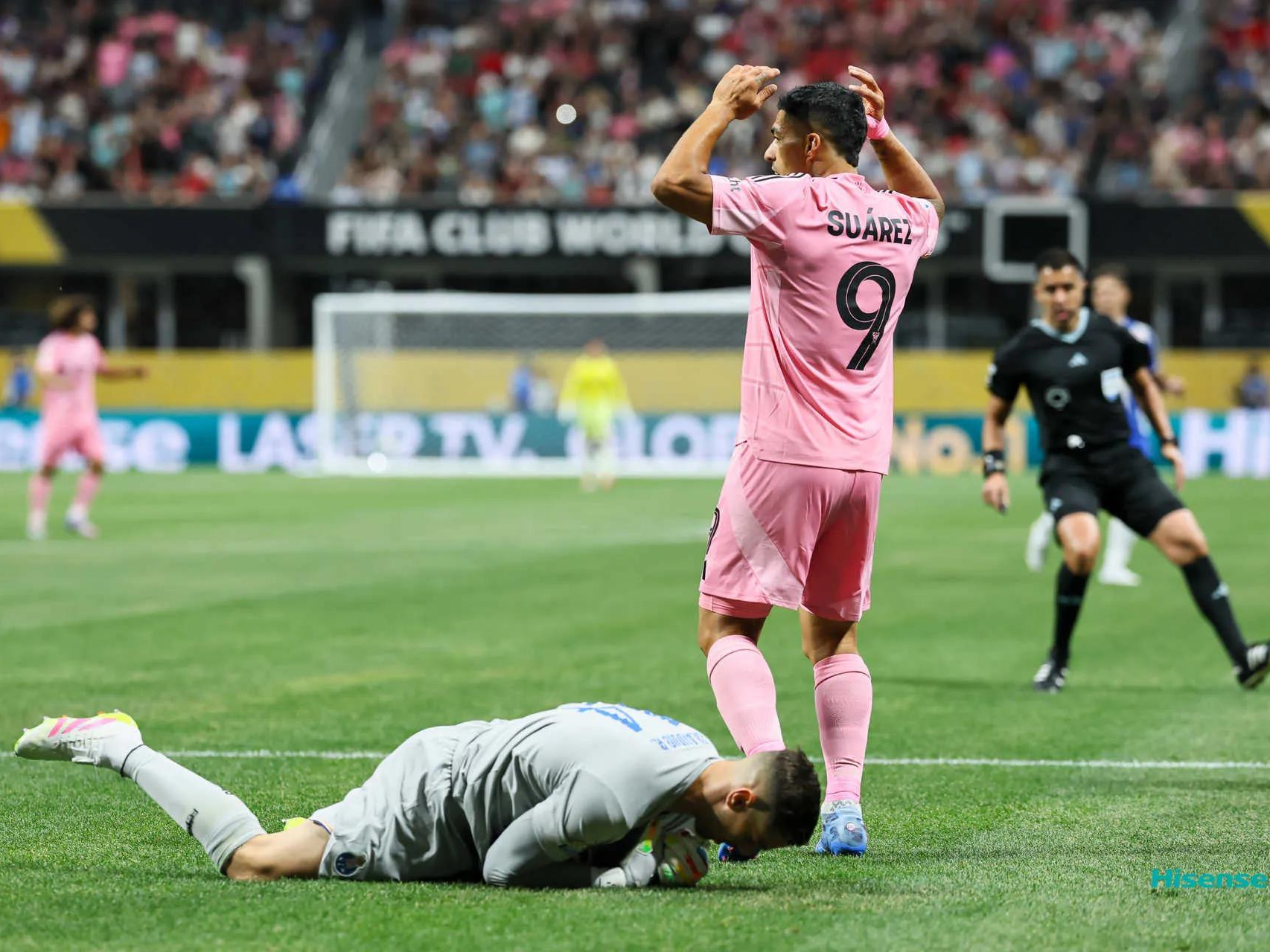 波尔图前锋因伤退出欧冠比赛,球队调整战术的简单介绍 波尔图前锋因伤退出欧冠比赛,球队调整战术的简单介绍