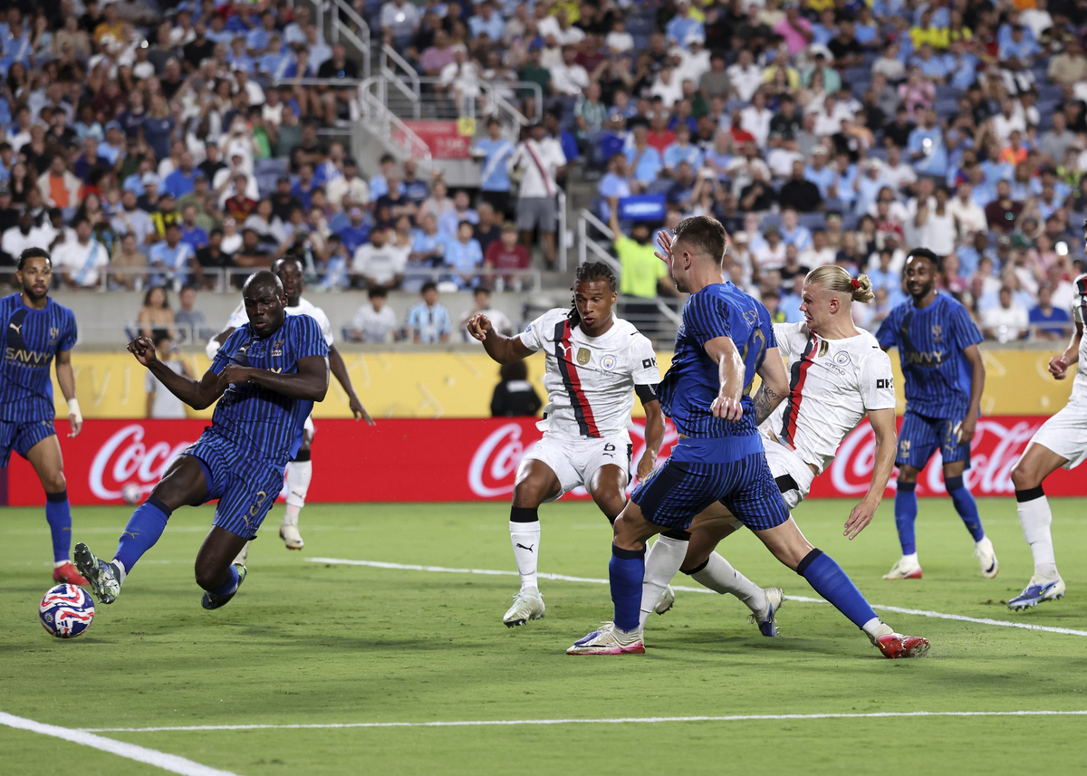 包含势均力敌，欧联赛场争夺激烈！的词条