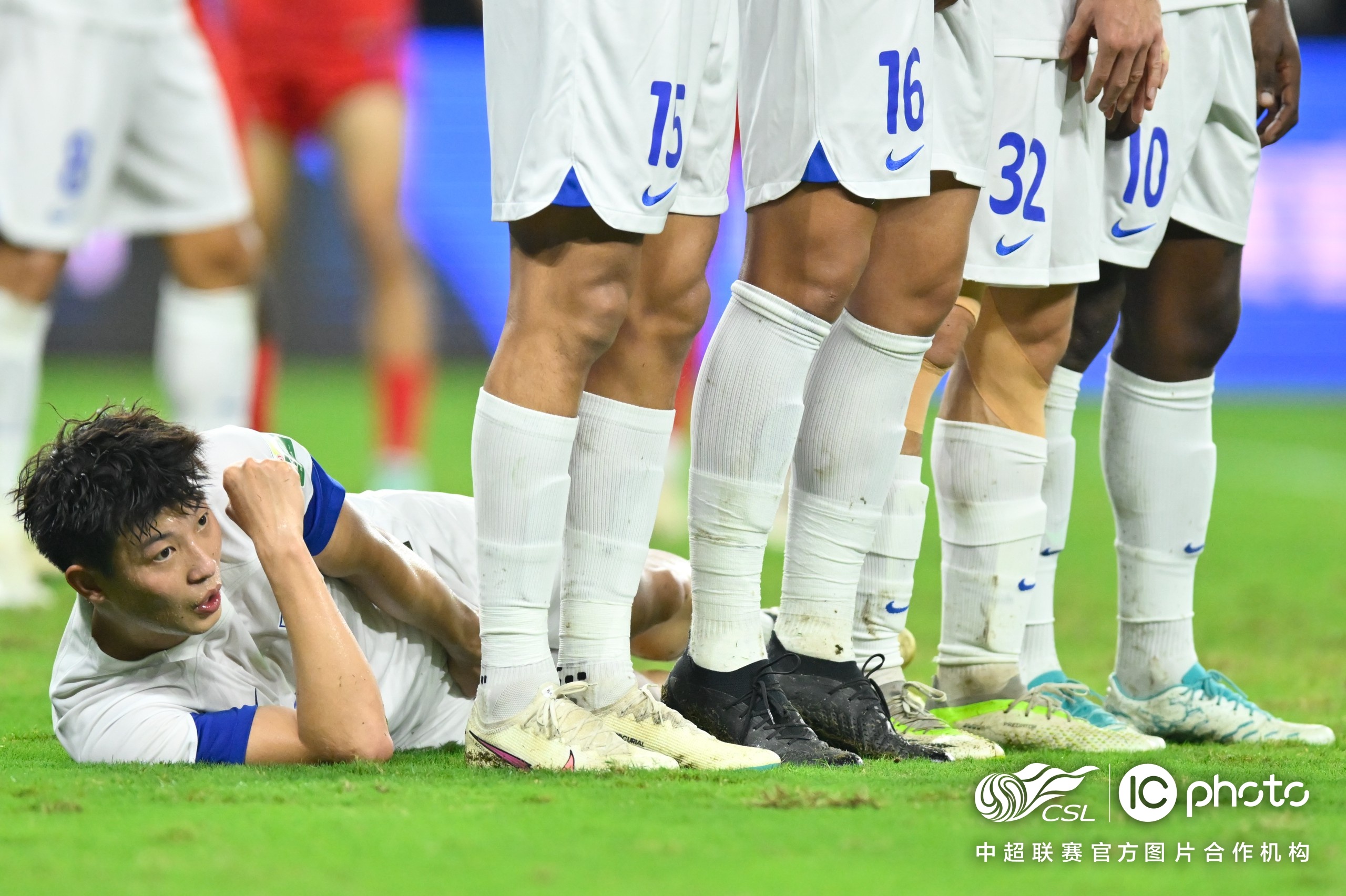 球员受伤无碍，继续为球队拼搏