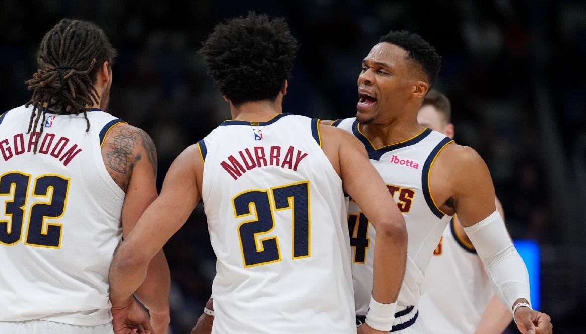 掘金队防守稳固,对手难以突破其防线 掘金队防守稳固,对手难以突破其防线