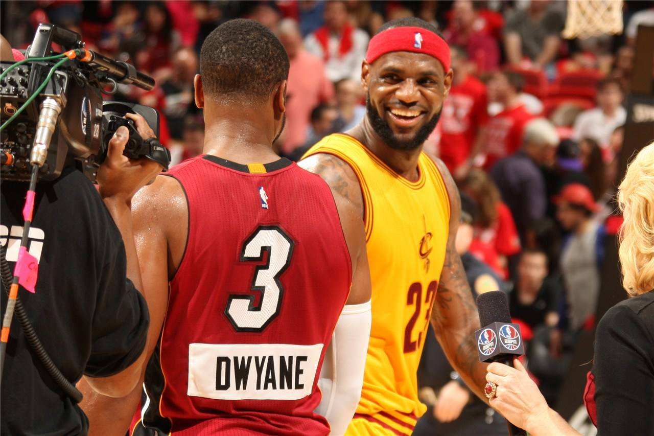 雄鹿B队翻盘快船，詹姆斯完成帽子戏法的简单介绍