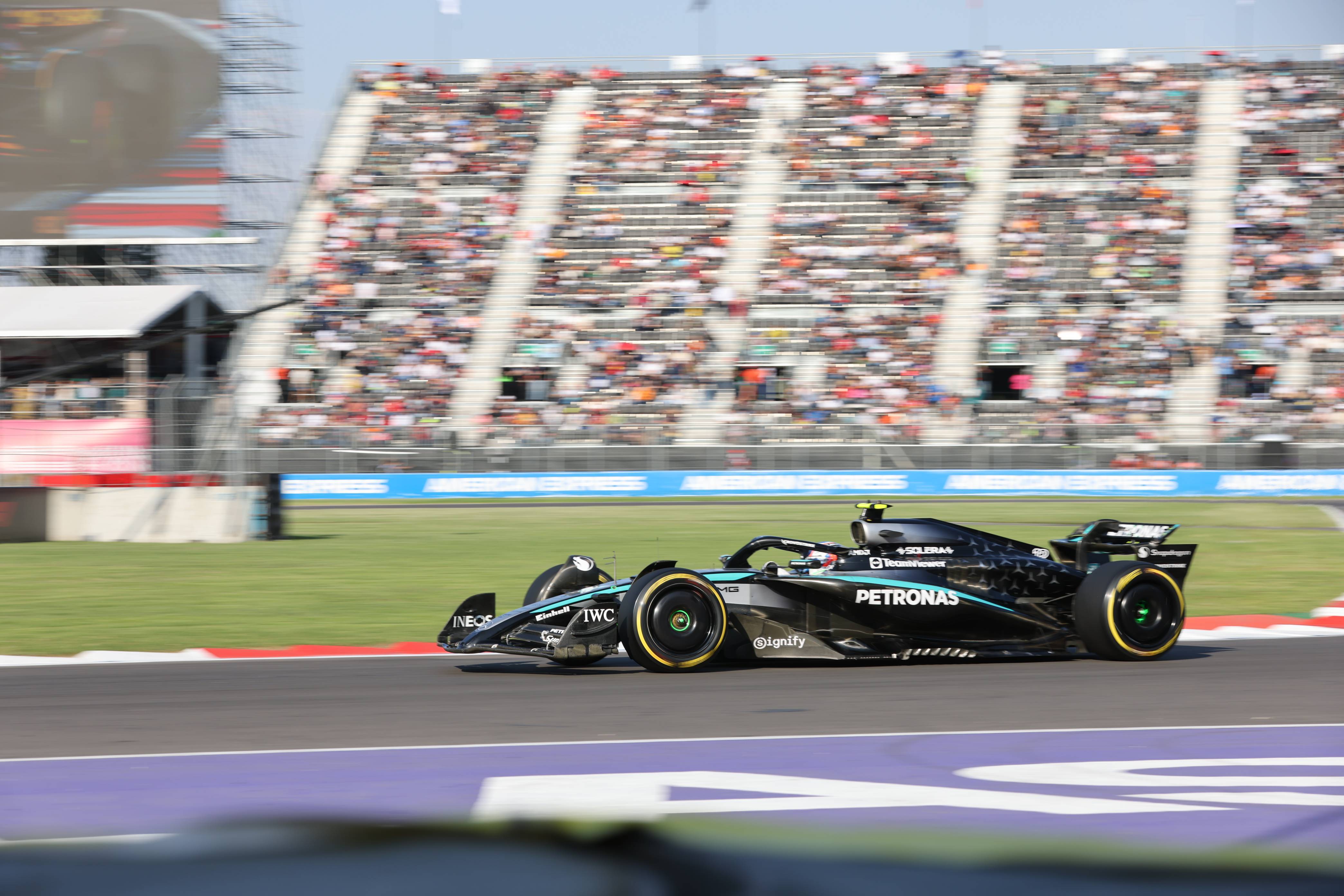 包含红牛车队逆转红牛二队，汉密尔顿统治全场的词条