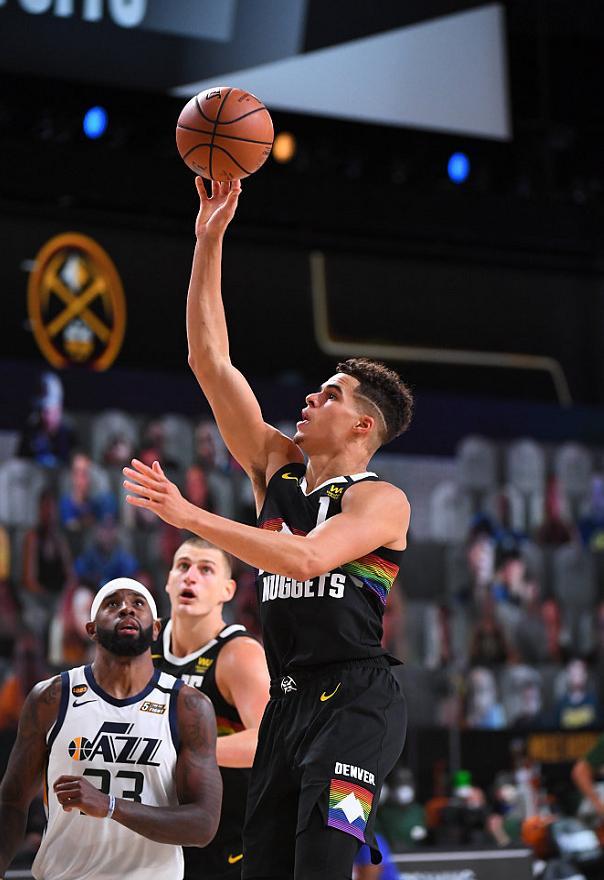 关于国王强势公牛,萨姆·米切尔送出助攻的信息 关于国王强势公牛,萨姆·米切尔送出助攻的信息