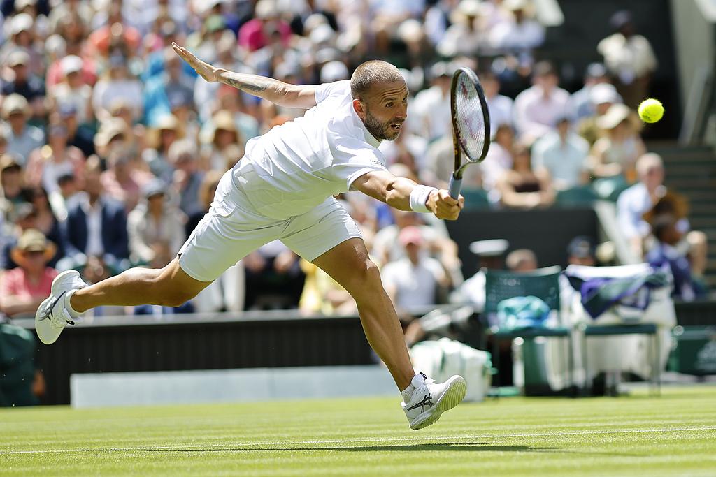 日本网球队鏖战德国网球队，费德勒打破历史纪录的简单介绍