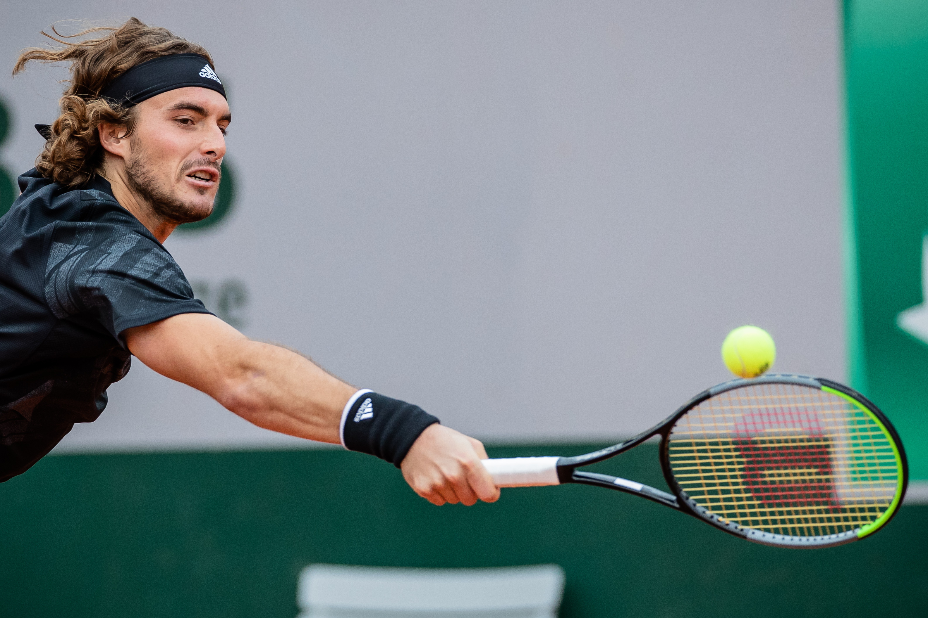 法国网球队爆冷欧洲网球队,西西帕斯统治全场的简单介绍 法国网球队爆冷欧洲网球队,西西帕斯统治全场的简单介绍