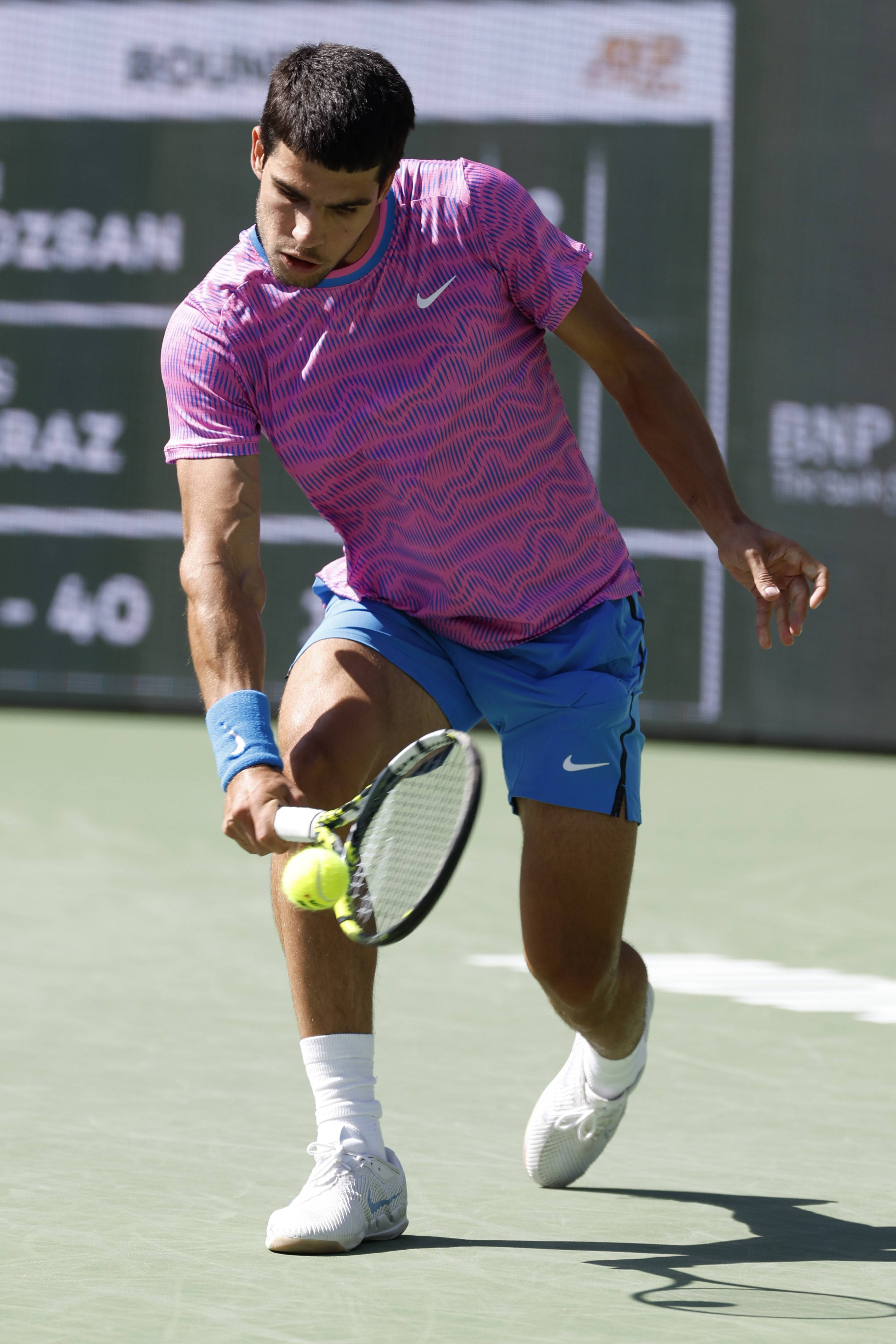 包含西班牙网球队强势法国网球队，阿尔卡拉斯惊艳世界的词条