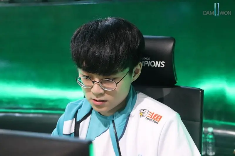 BLG逆转TES，ShowMaker高光表现的简单介绍