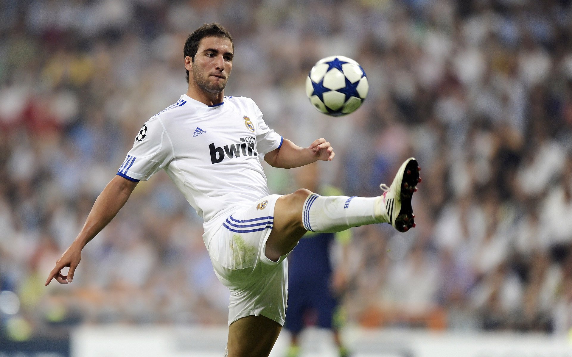 那不勒斯争冠战中的摩洛哥奇迹，马丁内利年度焦点之战接管比赛