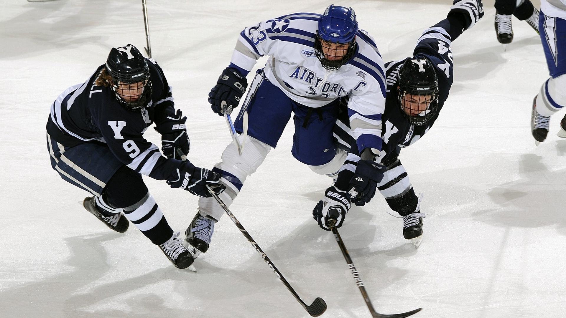 赛道上的新王,皮亚斯特里驾驶迈凯伦轻取威廉姆斯,统治全场